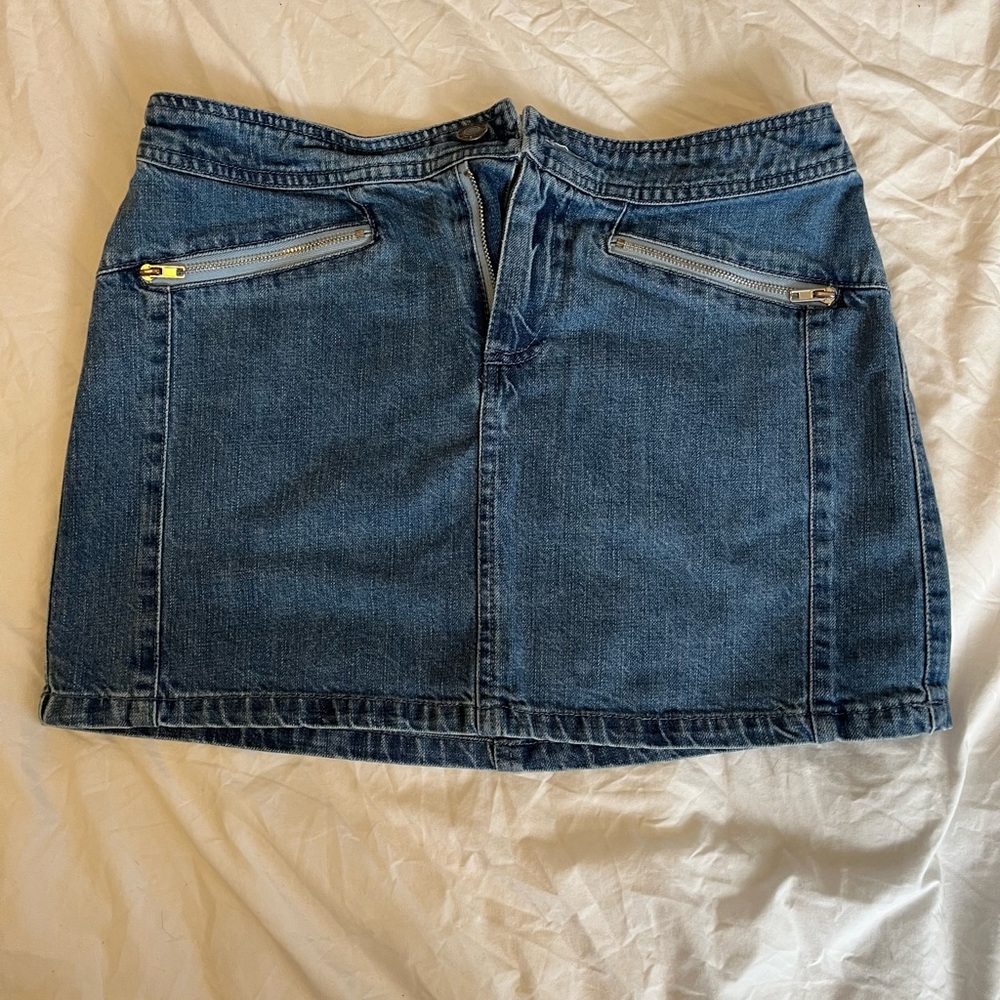 Cute never worn high wasted jean skirt